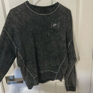 Nike Black Crew Neck Sweater with Ribbed Collar